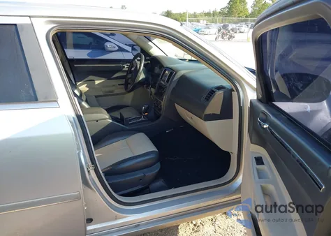 2005 Chrysler 300 Touring from USA, damaged, VIN 2C3JA53GX5H563801